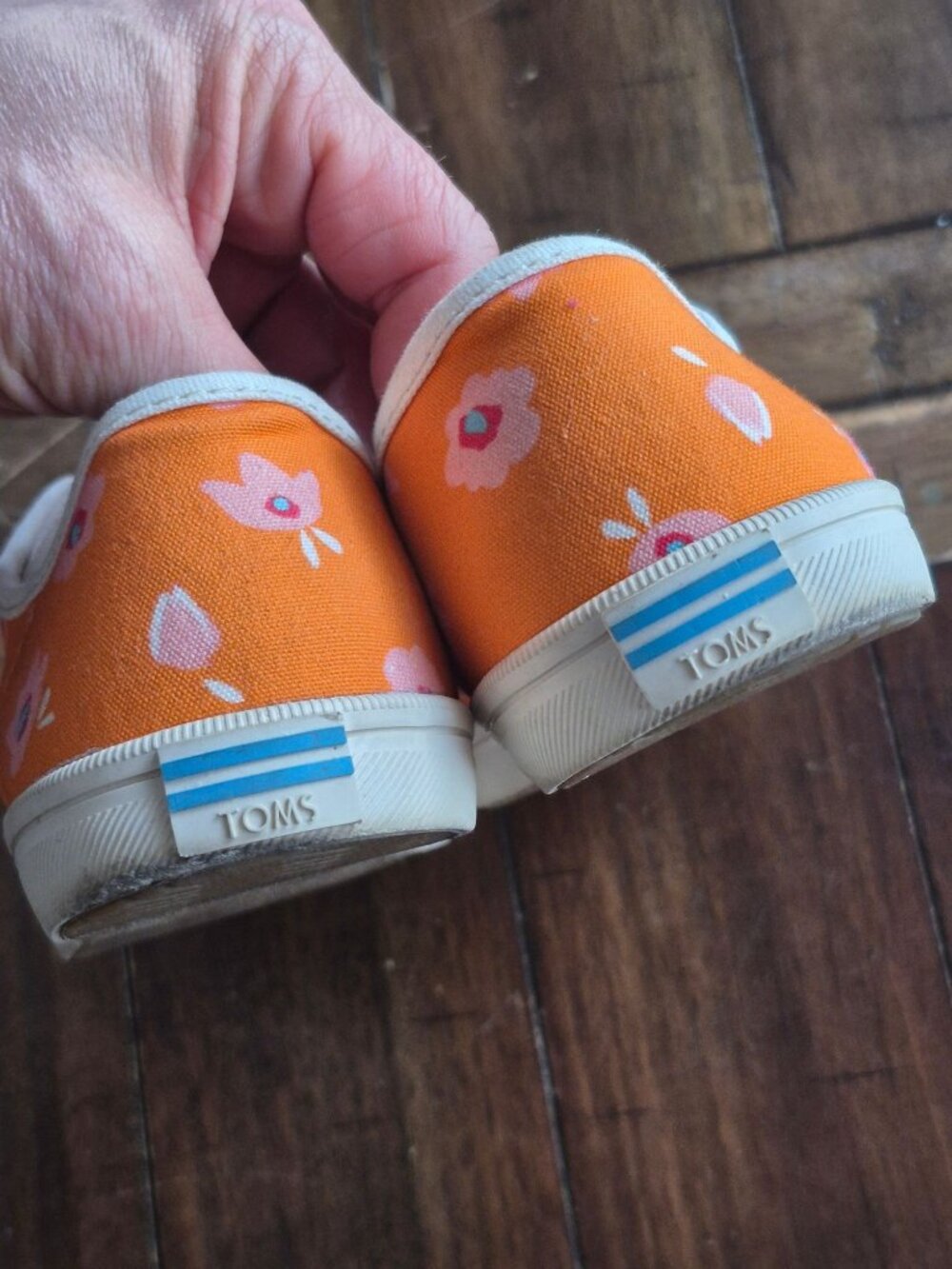 Toms Womens Orange Floral Canvas Lace-Up Sneakers Size 7 - Picture 3 of 6